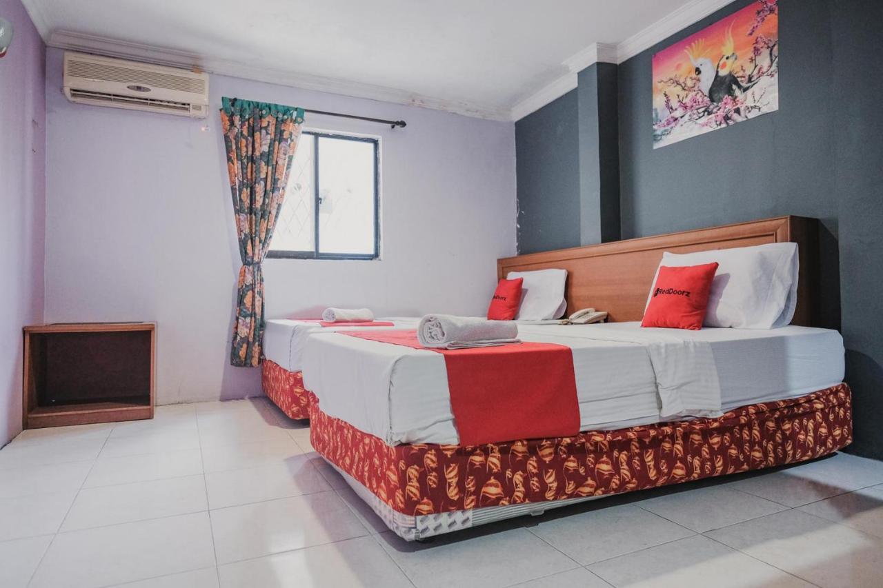 Reddoorz Near Nagoya Hill Mall Batam 5 Exterior photo