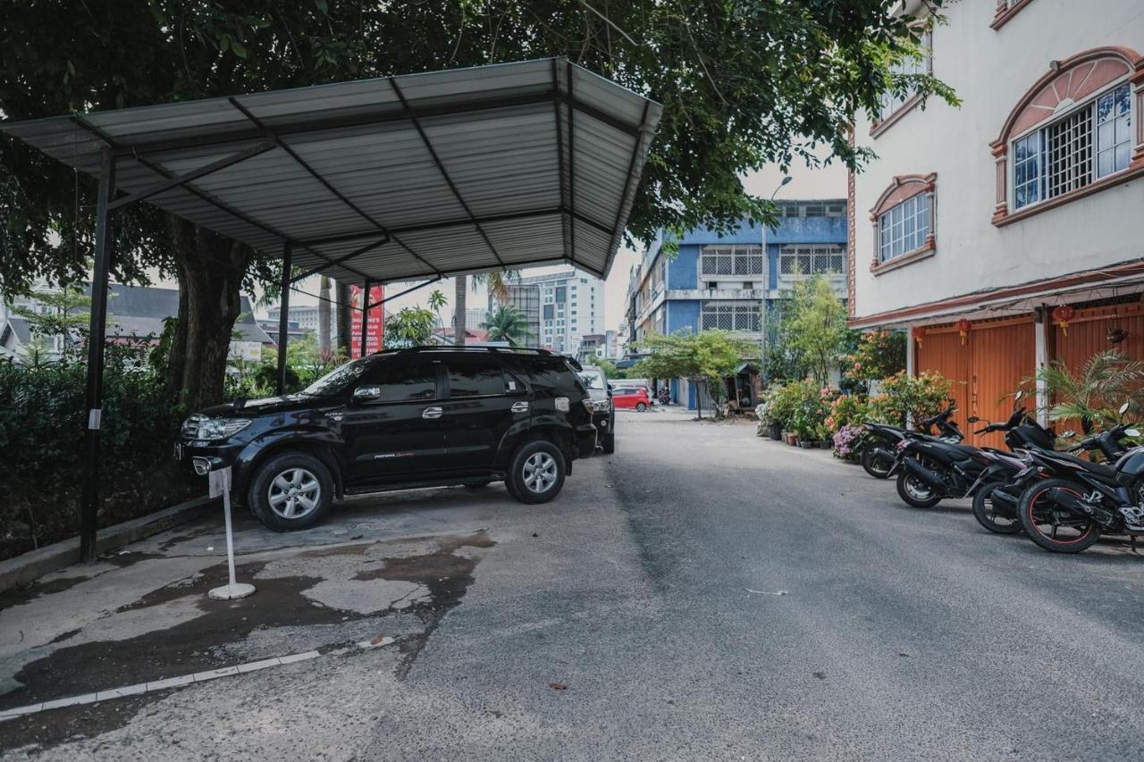 Reddoorz Near Nagoya Hill Mall Batam 5 Exterior photo